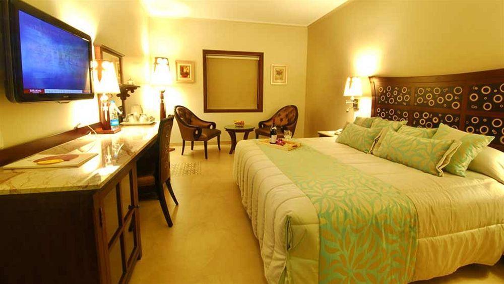 ไส พาเลซ โฮเต็ล Hotel มุมไบ ภายนอก รูปภาพ