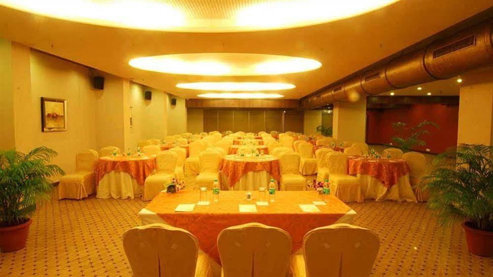 ไส พาเลซ โฮเต็ล Hotel มุมไบ ภายนอก รูปภาพ
